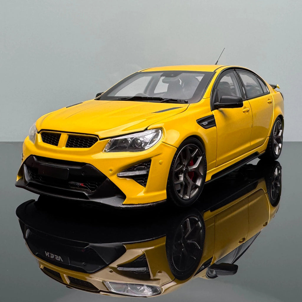 1：18 FOR Horton alloy door opening sedan model HSV GTSR W1 Phantom Black Knight