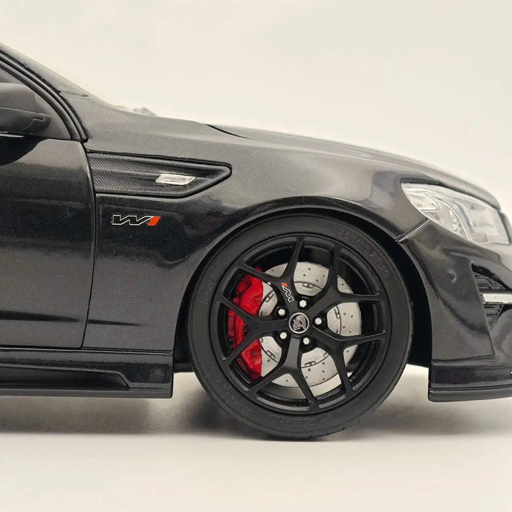 1/18 Scale For HSV GTSR W1 PHANTOM Black B182817E Diecast Models Car Limited Collection Auto Toys Gift Used