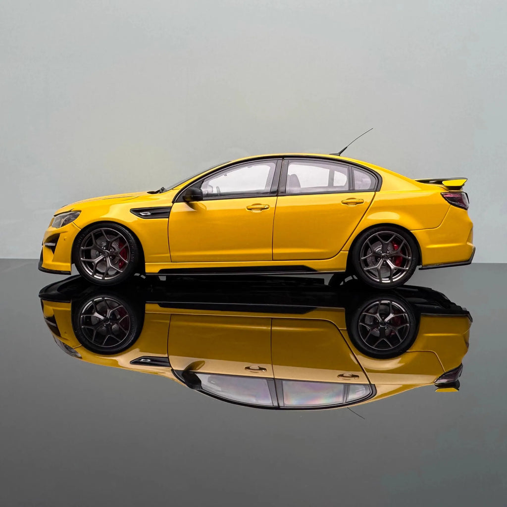 1：18 FOR Horton alloy door opening sedan model HSV GTSR W1 Phantom Black Knight