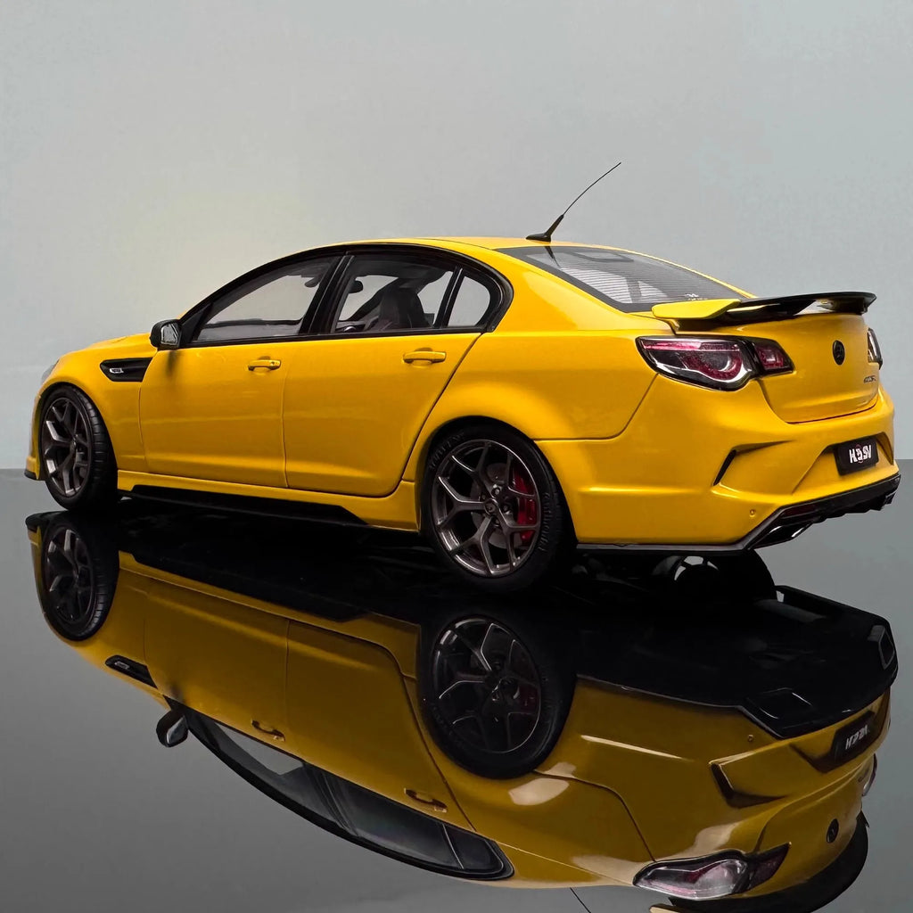 1：18 FOR Horton alloy door opening sedan model HSV GTSR W1 Phantom Black Knight