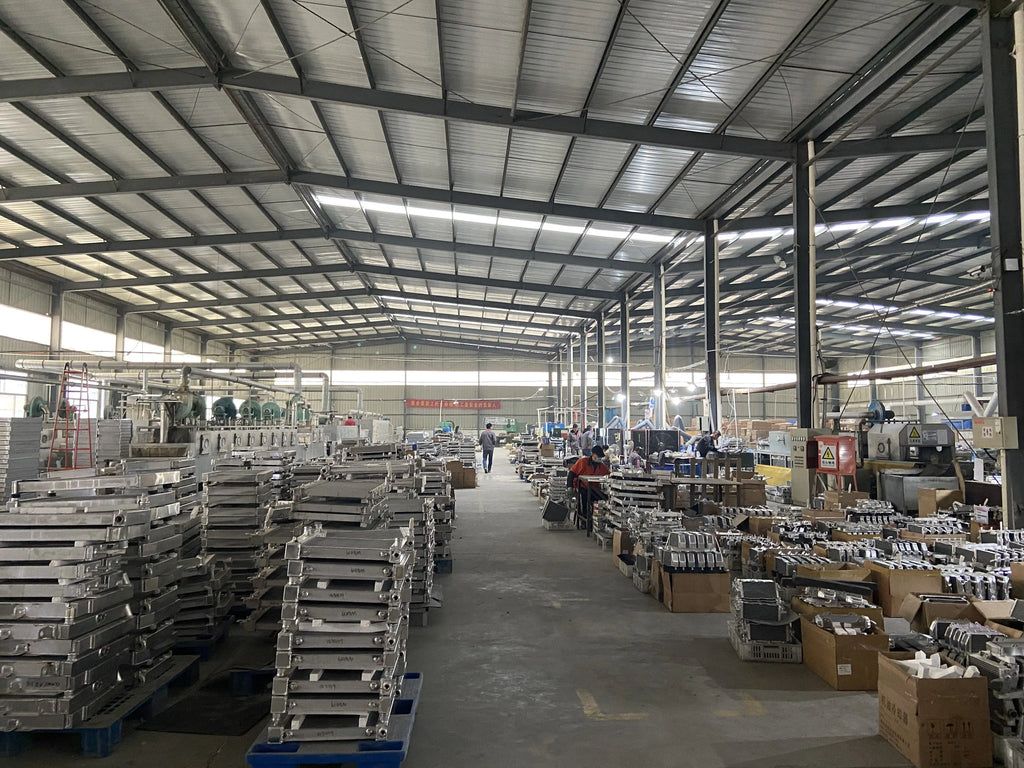 For 3 ROW Holden Commodore VB VC VH VK V8 MT Aluminum Radiator Water Cooling Intercooler Heatsink